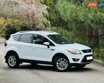 Белый Форд Куга, объемом двигателя 2 л и пробегом 117 тыс. км за 12350 $, фото 24 на Automoto.ua