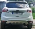 Белый Форд Куга, объемом двигателя 2 л и пробегом 226 тыс. км за 10000 $, фото 1 на Automoto.ua
