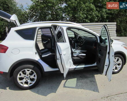 Белый Форд Куга, объемом двигателя 2 л и пробегом 194 тыс. км за 9750 $, фото 15 на Automoto.ua