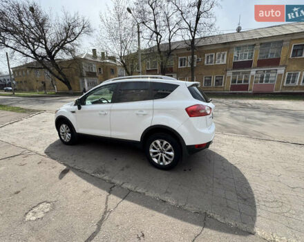 Белый Форд Куга, объемом двигателя 2 л и пробегом 216 тыс. км за 11500 $, фото 2 на Automoto.ua