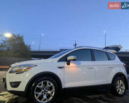 Белый Форд Куга, объемом двигателя 2.52 л и пробегом 183 тыс. км за 9700 $, фото 3 на Automoto.ua