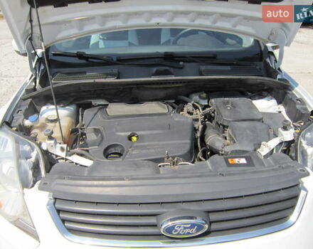 Белый Форд Куга, объемом двигателя 2 л и пробегом 194 тыс. км за 9750 $, фото 16 на Automoto.ua