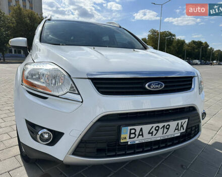 Белый Форд Куга, объемом двигателя 2.5 л и пробегом 76 тыс. км за 12500 $, фото 1 на Automoto.ua
