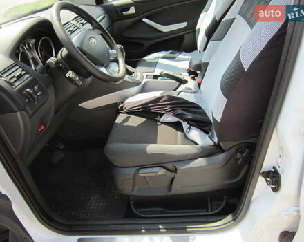 Белый Форд Куга, объемом двигателя 2 л и пробегом 194 тыс. км за 9750 $, фото 25 на Automoto.ua