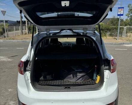 Белый Форд Куга, объемом двигателя 2.5 л и пробегом 136 тыс. км за 10500 $, фото 6 на Automoto.ua