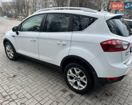 Белый Форд Куга, объемом двигателя 2 л и пробегом 145 тыс. км за 10599 $, фото 3 на Automoto.ua