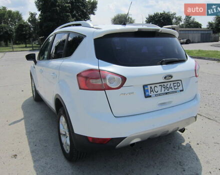 Белый Форд Куга, объемом двигателя 2 л и пробегом 194 тыс. км за 9750 $, фото 5 на Automoto.ua