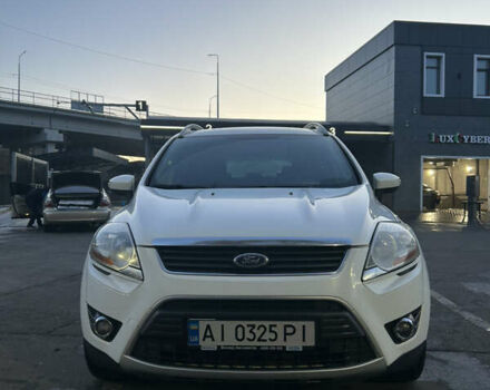Белый Форд Куга, объемом двигателя 2.52 л и пробегом 183 тыс. км за 9700 $, фото 1 на Automoto.ua