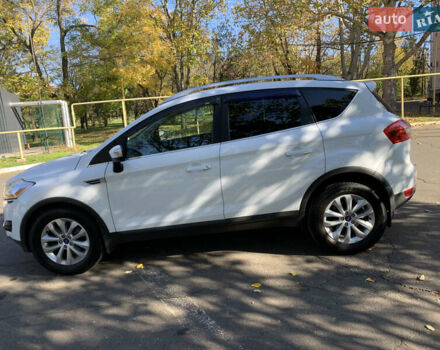 Білий Форд Куга, об'ємом двигуна 2 л та пробігом 200 тис. км за 12500 $, фото 19 на Automoto.ua
