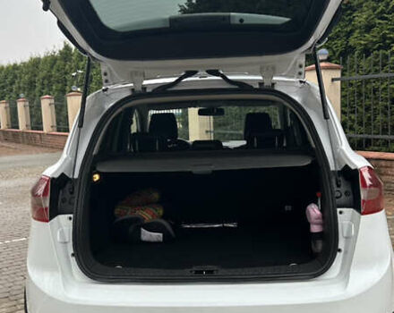 Білий Форд Куга, об'ємом двигуна 2 л та пробігом 174 тис. км за 10500 $, фото 13 на Automoto.ua