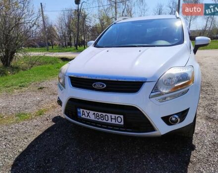 Білий Форд Куга, об'ємом двигуна 2 л та пробігом 173 тис. км за 9000 $, фото 1 на Automoto.ua