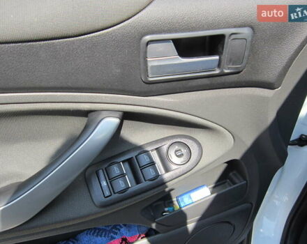 Белый Форд Куга, объемом двигателя 2 л и пробегом 194 тыс. км за 9750 $, фото 33 на Automoto.ua