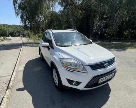 Белый Форд Куга, объемом двигателя 2 л и пробегом 300 тыс. км за 8900 $, фото 3 на Automoto.ua