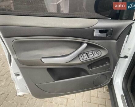 Белый Форд Куга, объемом двигателя 2.5 л и пробегом 220 тыс. км за 10500 $, фото 42 на Automoto.ua