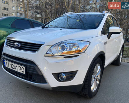 Білий Форд Куга, об'ємом двигуна 2 л та пробігом 107 тис. км за 13000 $, фото 5 на Automoto.ua