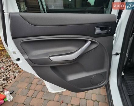 Белый Форд Куга, объемом двигателя 2 л и пробегом 198 тыс. км за 12000 $, фото 7 на Automoto.ua