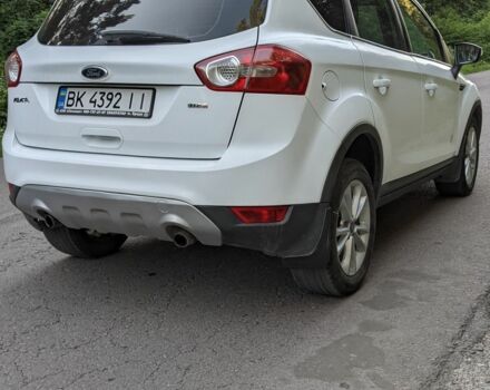 Белый Форд Куга, объемом двигателя 2 л и пробегом 290 тыс. км за 244 $, фото 3 на Automoto.ua