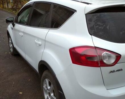 Белый Форд Куга, объемом двигателя 2 л и пробегом 275 тыс. км за 12000 $, фото 12 на Automoto.ua