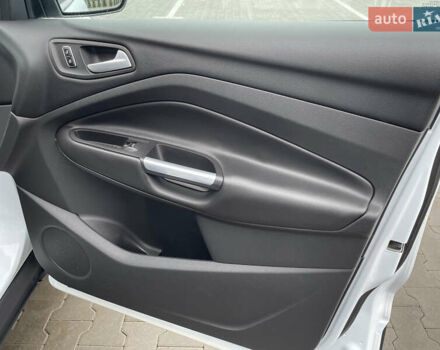 Белый Форд Куга, объемом двигателя 2 л и пробегом 182 тыс. км за 12400 $, фото 56 на Automoto.ua