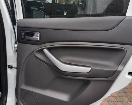 Белый Форд Куга, объемом двигателя 2 л и пробегом 198 тыс. км за 12000 $, фото 11 на Automoto.ua