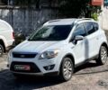 Белый Форд Куга, объемом двигателя 2 л и пробегом 217 тыс. км за 10890 $, фото 1 на Automoto.ua