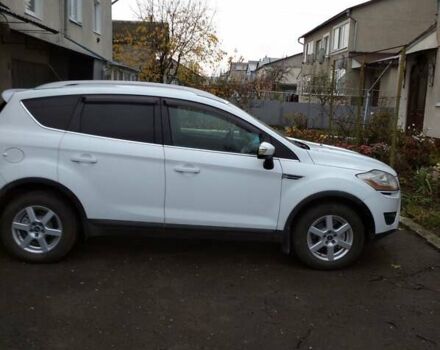 Белый Форд Куга, объемом двигателя 2 л и пробегом 275 тыс. км за 12000 $, фото 5 на Automoto.ua