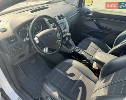 Белый Форд Куга, объемом двигателя 2 л и пробегом 280 тыс. км за 11150 $, фото 1 на Automoto.ua