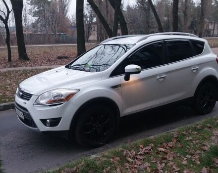 Белый Форд Куга, объемом двигателя 2 л и пробегом 198 тыс. км за 11300 $, фото 1 на Automoto.ua