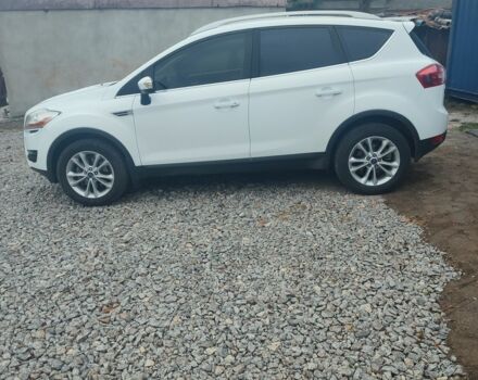 Білий Форд Куга, об'ємом двигуна 2 л та пробігом 217 тис. км за 11000 $, фото 21 на Automoto.ua