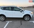 Белый Форд Куга, объемом двигателя 2 л и пробегом 207 тыс. км за 9800 $, фото 1 на Automoto.ua