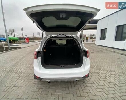 Белый Форд Куга, объемом двигателя 2.5 л и пробегом 220 тыс. км за 10500 $, фото 35 на Automoto.ua