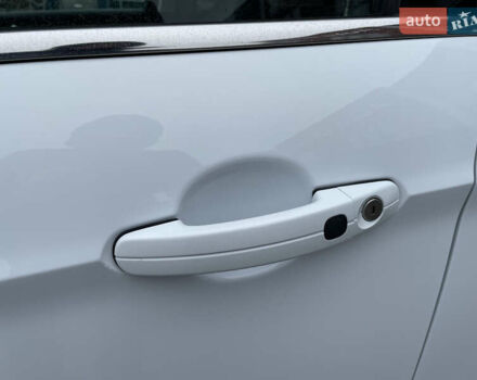 Белый Форд Куга, объемом двигателя 2 л и пробегом 182 тыс. км за 12400 $, фото 15 на Automoto.ua