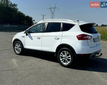 Белый Форд Куга, объемом двигателя 2 л и пробегом 280 тыс. км за 11150 $, фото 4 на Automoto.ua