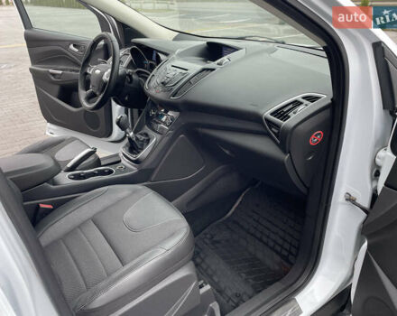 Белый Форд Куга, объемом двигателя 2 л и пробегом 182 тыс. км за 12400 $, фото 58 на Automoto.ua