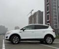 Белый Форд Куга, объемом двигателя 2 л и пробегом 272 тыс. км за 11499 $, фото 1 на Automoto.ua