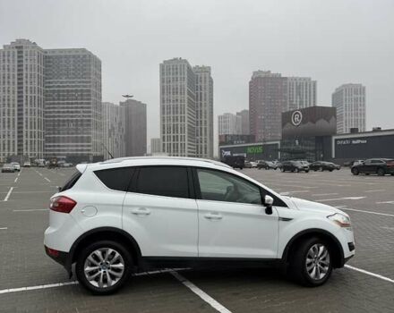 Белый Форд Куга, объемом двигателя 2 л и пробегом 272 тыс. км за 11499 $, фото 6 на Automoto.ua