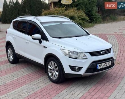 Білий Форд Куга, об'ємом двигуна 2 л та пробігом 251 тис. км за 9999 $, фото 2 на Automoto.ua