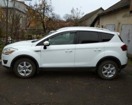 Белый Форд Куга, объемом двигателя 2 л и пробегом 275 тыс. км за 12000 $, фото 1 на Automoto.ua