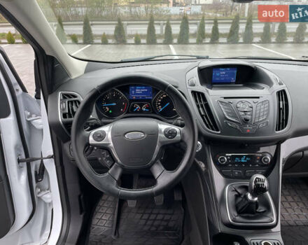 Белый Форд Куга, объемом двигателя 2 л и пробегом 182 тыс. км за 12400 $, фото 64 на Automoto.ua