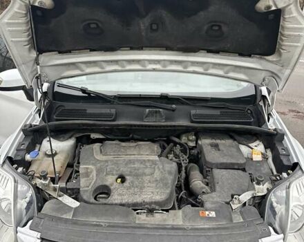 Белый Форд Куга, объемом двигателя 2 л и пробегом 294 тыс. км за 11500 $, фото 1 на Automoto.ua