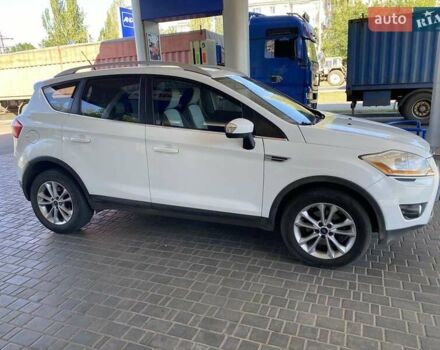 Белый Форд Куга, объемом двигателя 2 л и пробегом 146 тыс. км за 12500 $, фото 4 на Automoto.ua