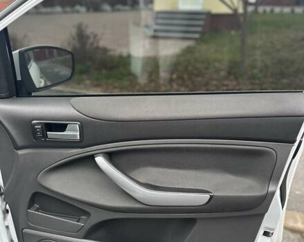 Белый Форд Куга, объемом двигателя 2 л и пробегом 294 тыс. км за 11500 $, фото 3 на Automoto.ua