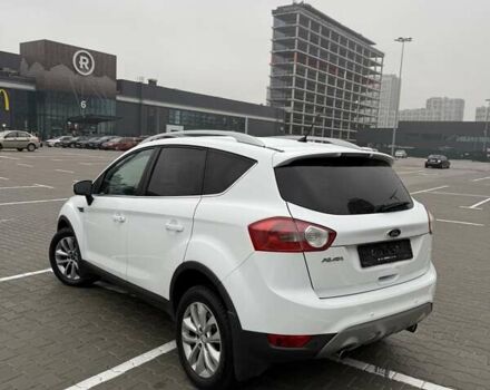 Белый Форд Куга, объемом двигателя 2 л и пробегом 272 тыс. км за 11499 $, фото 3 на Automoto.ua