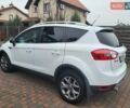 Белый Форд Куга, объемом двигателя 2 л и пробегом 198 тыс. км за 12000 $, фото 3 на Automoto.ua