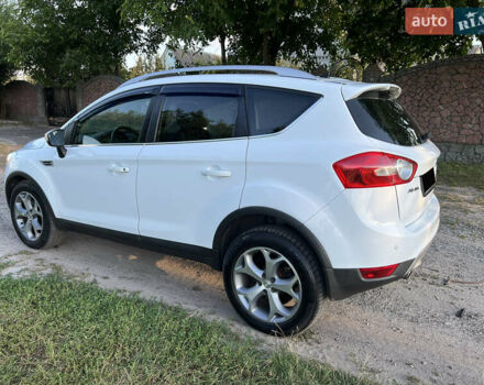 Белый Форд Куга, объемом двигателя 2 л и пробегом 165 тыс. км за 8999 $, фото 3 на Automoto.ua