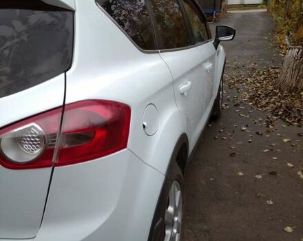 Белый Форд Куга, объемом двигателя 2 л и пробегом 275 тыс. км за 12000 $, фото 3 на Automoto.ua