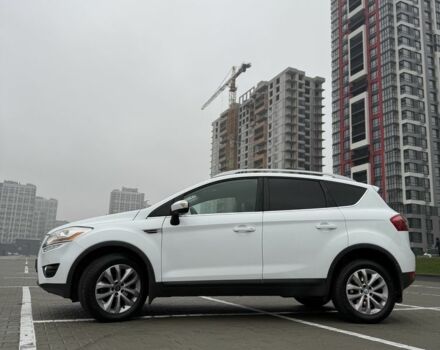 Белый Форд Куга, объемом двигателя 2 л и пробегом 272 тыс. км за 11499 $, фото 1 на Automoto.ua