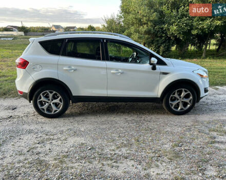Белый Форд Куга, объемом двигателя 2 л и пробегом 165 тыс. км за 8999 $, фото 6 на Automoto.ua