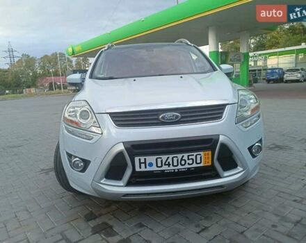 Белый Форд Куга, объемом двигателя 2 л и пробегом 148 тыс. км за 13600 $, фото 1 на Automoto.ua