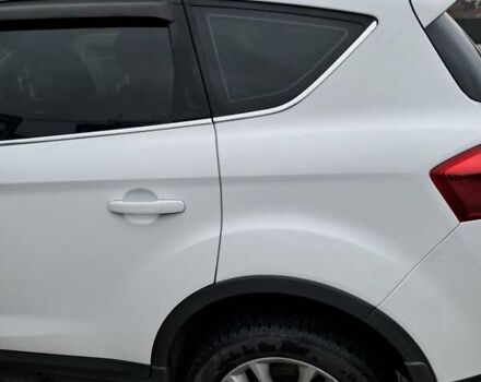 Белый Форд Куга, объемом двигателя 2 л и пробегом 160 тыс. км за 10900 $, фото 13 на Automoto.ua